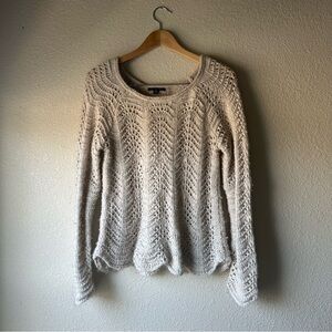 AE 🦅 Light Tan/Beige Knit Sweater with Scalloped Bottom